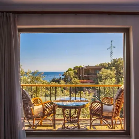 Ida House Assos מלון